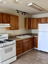 2909 East St in Anderson, CA - Foto de edificio - Building Photo