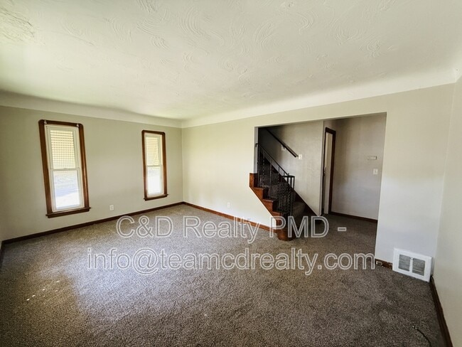18201 Libby Rd in Maple Heights, OH - Building Photo - Building Photo