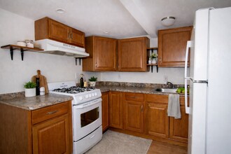 136 Bridge Rd in Salisbury, MA - Foto de edificio - Building Photo