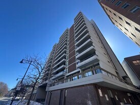 566 Commonwealth Ave in Boston, MA - Building Photo