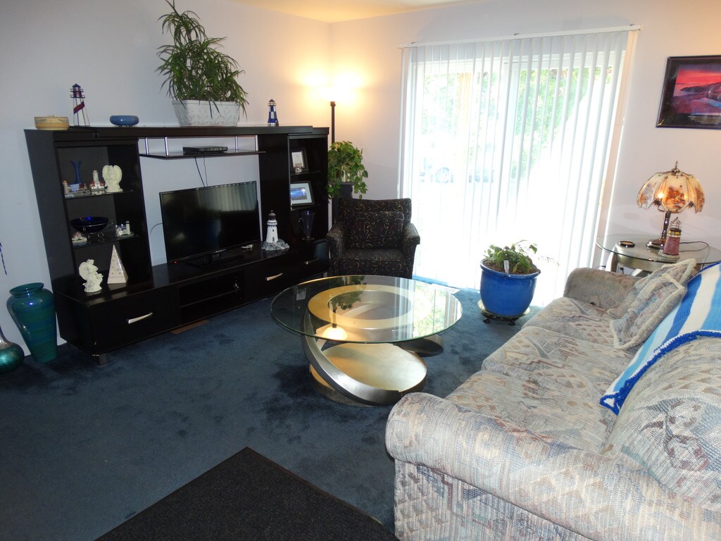 Creekside Apartments St. Charles, MO Apartments