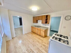 32 Rose St in Burlington, VT - Building Photo