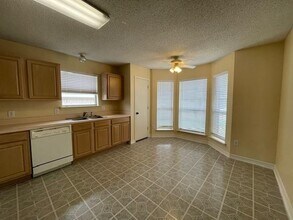 10233 Eureka Springs Ct in Fort Worth, TX - Building Photo - Building Photo