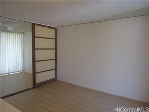 3114 Waialae Ave in Honolulu, HI - Building Photo - Building Photo