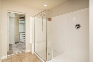 9336 W Georgia Ave in Glendale, AZ - Building Photo