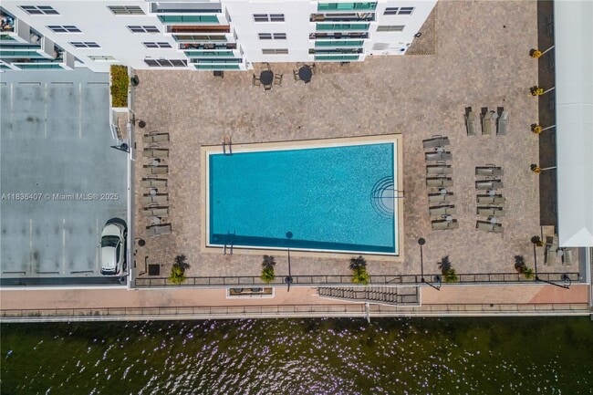 3000 S Ocean Dr, Unit 1414 in Hollywood, FL - Building Photo - Building Photo