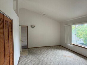 1072 Andis Rd in Burlington, WA - Building Photo - Building Photo