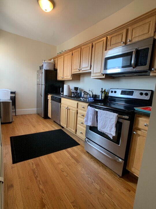 1325 Commonwealth Ave, Unit 54 in Boston, MA - Building Photo