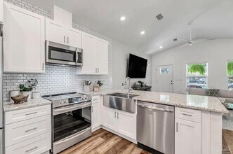 4675 Geneva Dr in Pensacola, FL - Foto de edificio - Building Photo