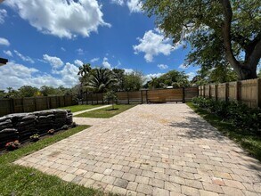 1564 SW 28th Terrace in Fort Lauderdale, FL - Building Photo - Building Photo