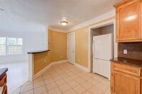 305 E 41st St photo'