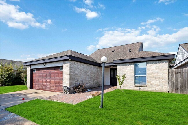 6210 Gladewell Dr in Houston, TX - Foto de edificio - Building Photo