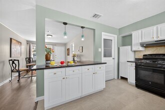 5619 Rue St in Houston, TX - Building Photo - Building Photo