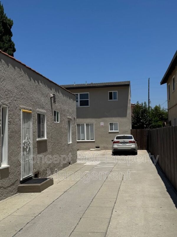 9855 1/2 Arkansas St in Bellflower, CA - Building Photo - Building Photo