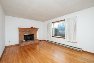 123 S SandStone Ln in Bridgewater, VA - Building Photo - Building Photo