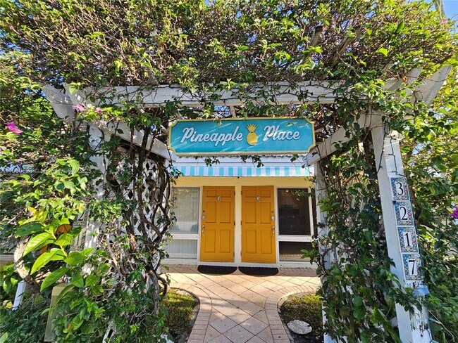 3217 NE 7th Pl in Pompano Beach, FL - Building Photo - Building Photo