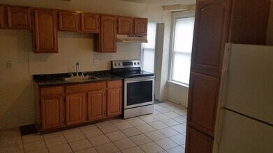 625 W Turner St-Unit -Apt 1 in Allentown, PA - Building Photo - Building Photo