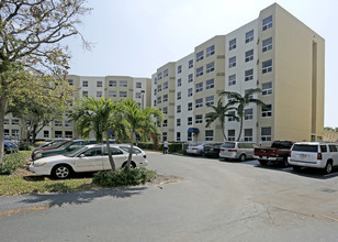 Stella Maris Senior Center in Miami Beach, FL - Building Photo - Building Photo