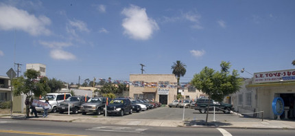 171 W San Ysidro Ave in San Diego, CA - Building Photo - Building Photo