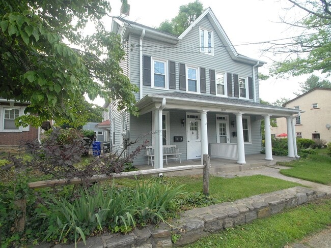 7818 Old York Rd, Unit 2nd floor