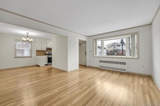 9 Graywood Rd in Port Washington, NY - Building Photo - Building Photo