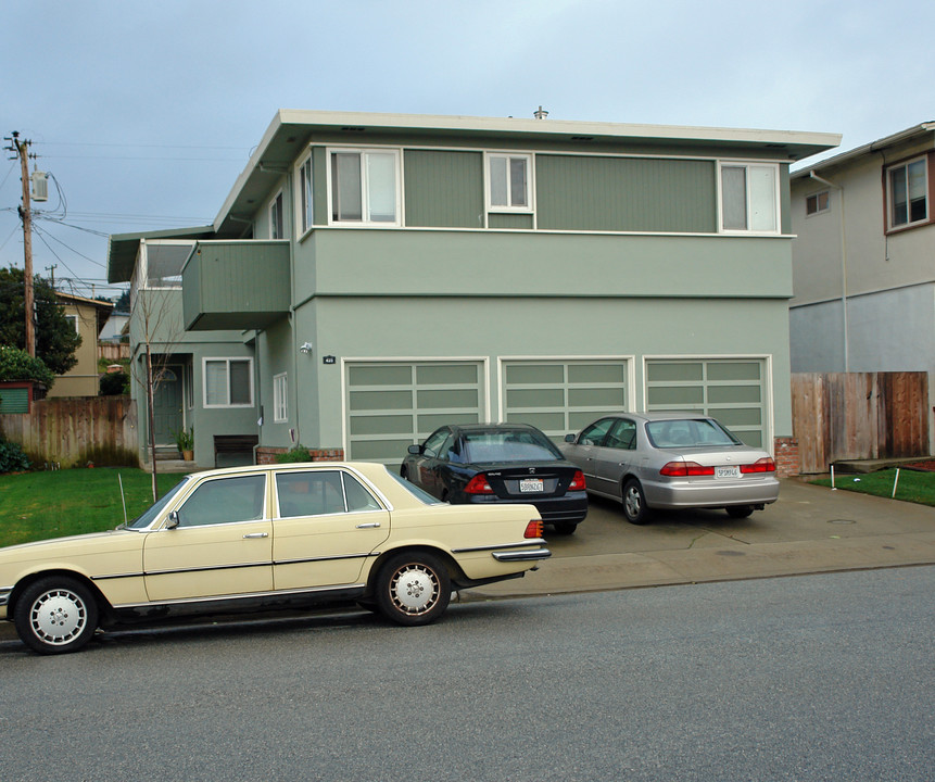 435 Serra Dr in South San Francisco, CA - Foto de edificio