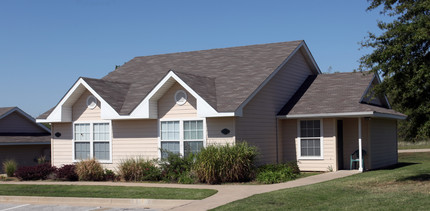 Crestview Senior Duplexes in Tulsa, OK - Building Photo - Building Photo