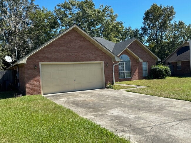 886 Darrow Ln in Hinesville, GA - Building Photo - Building Photo