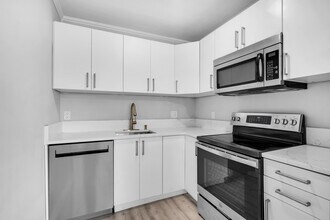 4500 NE 18th Ave in Pompano Beach, FL - Building Photo - Building Photo