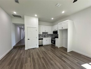 1311 Oneal St in Commerce, TX - Foto de edificio - Building Photo
