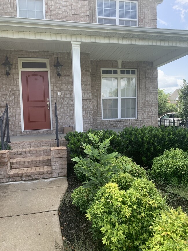 426 Creekview Dr in Murfreesboro, TN - Building Photo - Building Photo