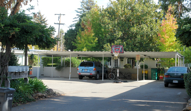 162 Brush Creek Rd in Santa Rosa, CA - Building Photo - Building Photo