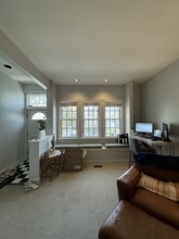 1337 W Barry Ave, Unit 1F in Chicago, IL - Foto de edificio - Building Photo