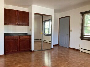 956 W Cecil St in Neenah, WI - Building Photo - Building Photo