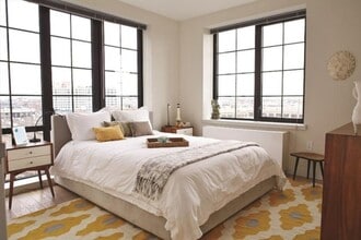 45-50-50 Pearson St in Queens, NY - Building Photo - Building Photo