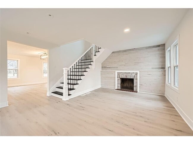 1300 County Rd 6 in Long Lake, MN - Building Photo - Building Photo