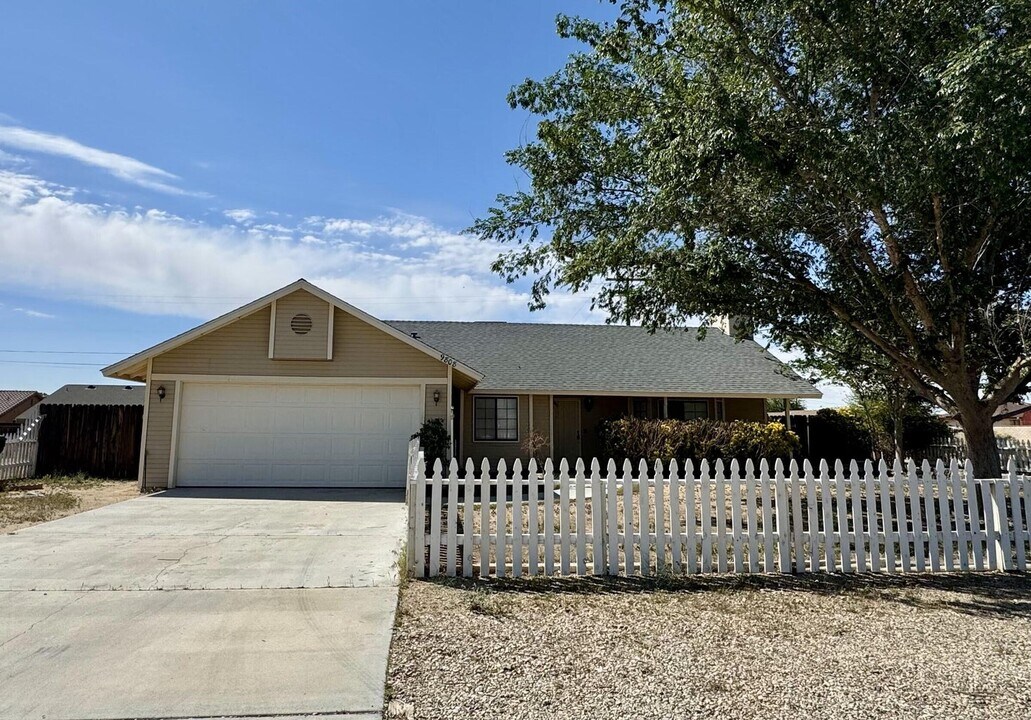 9808 Susan Ave in California City, CA - Building Photo