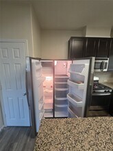 7274 Autumn Sun Dr in Houston, TX - Foto de edificio - Building Photo