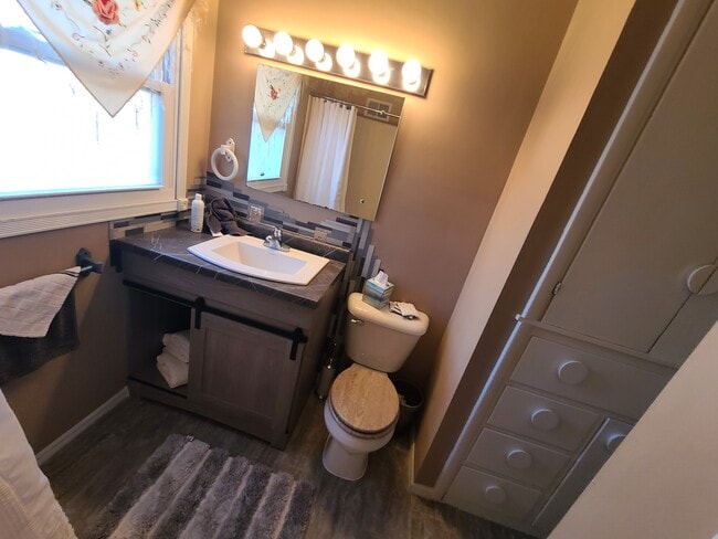 1314 W B St in North Platte, NE - Foto de edificio - Building Photo