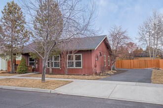61278 Sunflower Ln in Bend, OR - Building Photo - Building Photo