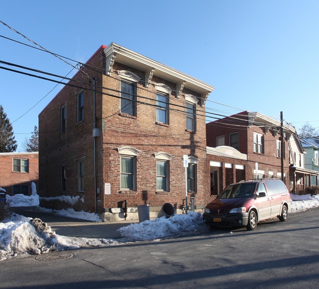 434-438 Hasbrouck Ave in Kingston, NY - Building Photo - Building Photo