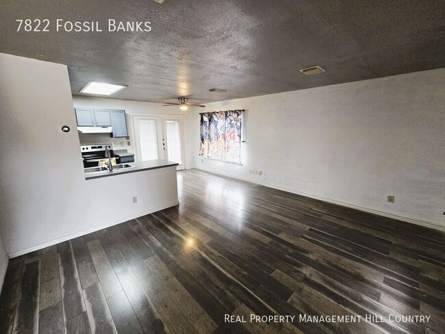 7822 Fossil Banks in San Antonio, TX - Building Photo - Building Photo