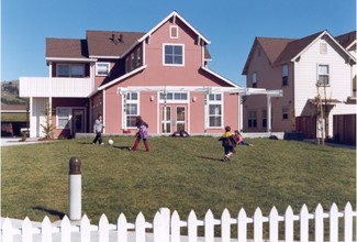 Main Street Park in Half Moon Bay, CA - Building Photo - Building Photo