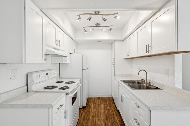 San Merida in Phoenix, AZ - Building Photo - Building Photo