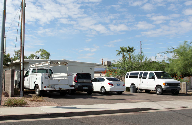 447 E Broadway Rd in Apache Junction, AZ - Building Photo - Building Photo