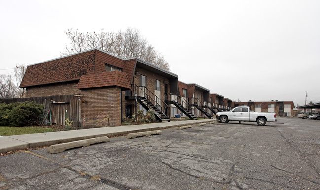 Glenbrooke Apartments