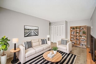 Cambridge on Ford in Canton, MI - Building Photo