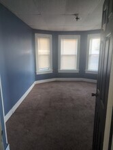 367 Spruce St, Unit Apt 1 in Manchester, NH - Building Photo - Building Photo