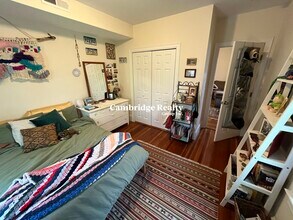 24 Willard Ave, Unit 2 in Medford, MA - Building Photo - Building Photo