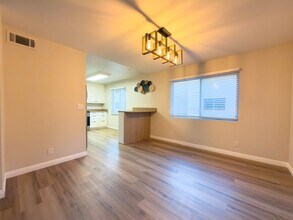 9531 Vía Ricardo in Burbank, CA - Building Photo - Building Photo